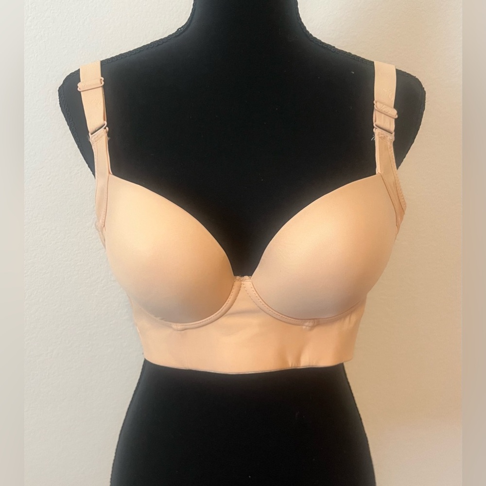 NWOT - Nude, wide strap bra